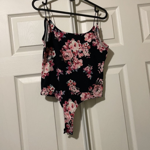 Polly and Esther bodysuit - Picture 2 of 4